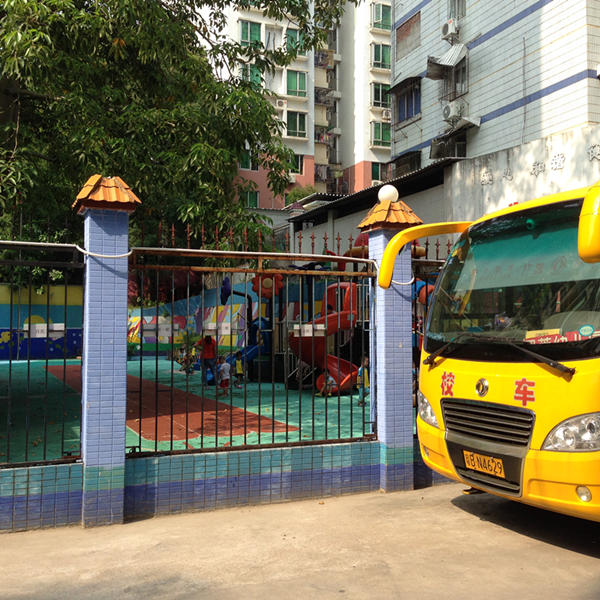 罗芳幼儿园接送校车