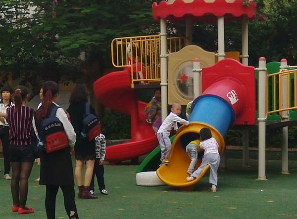 新乐幼儿园-大型玩具