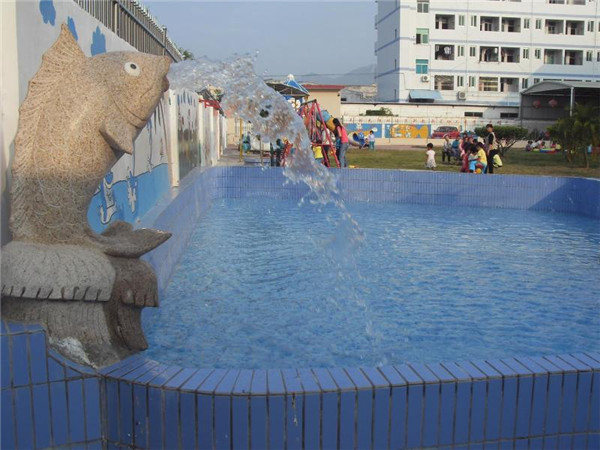 幼儿园游泳池